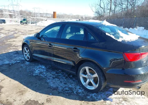 2015 Audi A3 2.0T Premium z USA, uszkodzony, nr VIN WAUBFGFF1F1122197